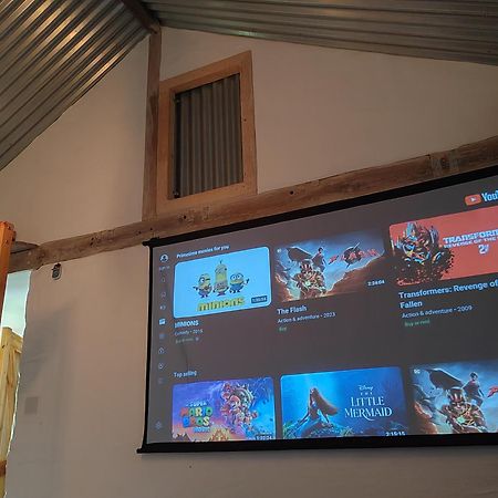 The Bothy Near Tenby, Big Projector Screen, Four-Poster Bed, On-Site Hot Tub Access Via Spa Pack, Breakfast Exteriör bild