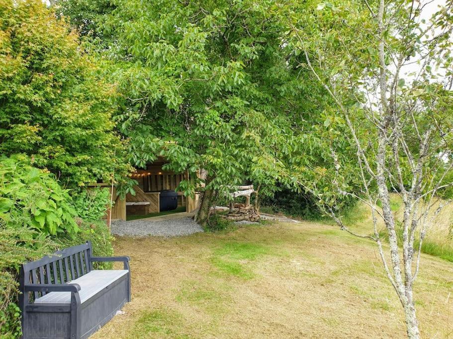 The Bothy Near Tenby, Big Projector Screen, Four-Poster Bed, On-Site Hot Tub Access Via Spa Pack, Breakfast Exteriör bild